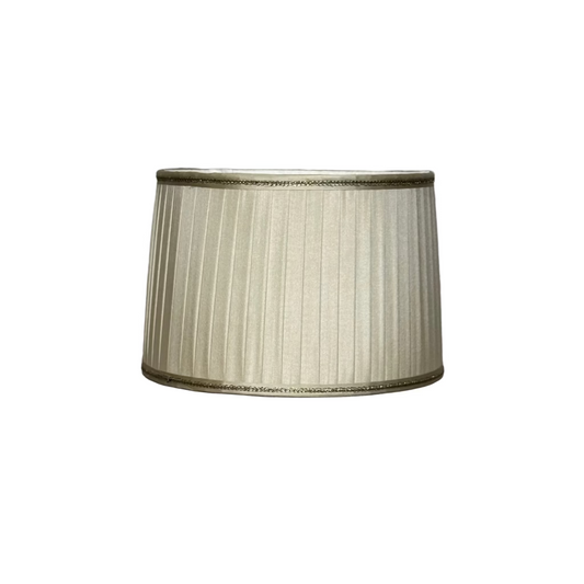 Overlapping Flat Pleat Shade