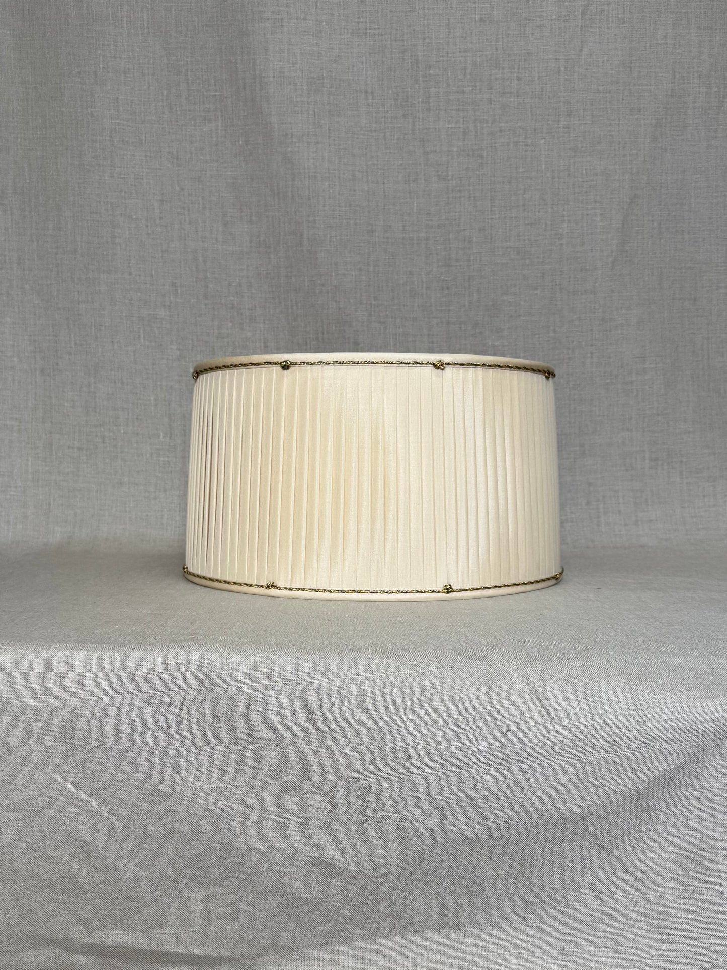 Overlapping Pleated Shade